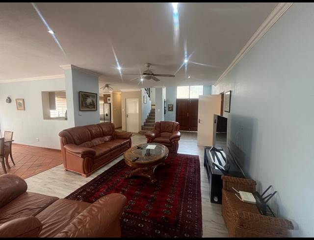 4 BEDROOM PROPERTY TO RENT IN STERREWAG